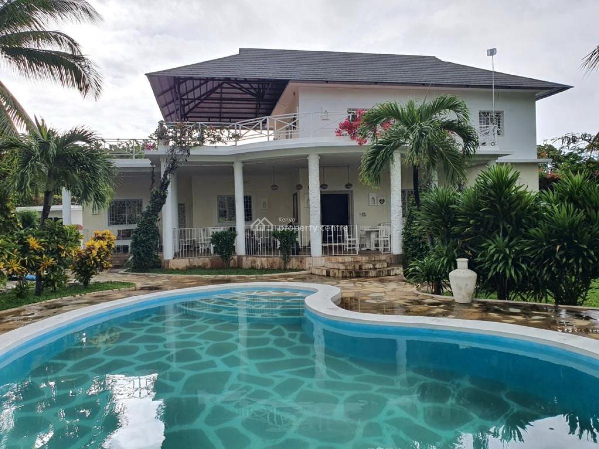 4 Bedroom House Sitting on 1/2 Acre Plot in Malindi Causorina 55m, Malindi Kilifi, Malindi Town, Kilifi, Townhouse for Sale
