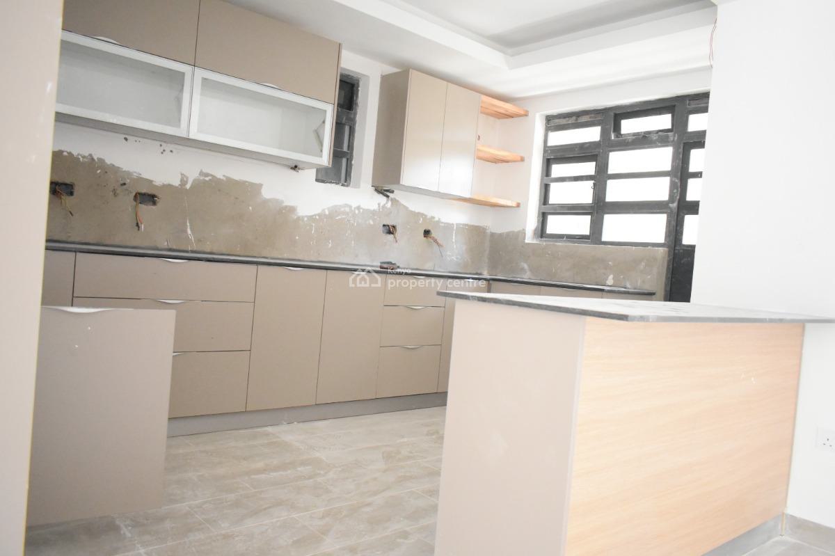 Modern Flat Roofed 4 Bedroom Townhouse with Dsq in Ruiru., Ruiru, Kiambu, House for Sale