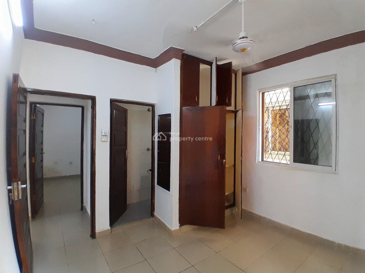 Spacious 3 Bedroom Apartment with Master Ensuite, Near Mewa Hospital, Majengo, Mombasa, Apartment for Rent