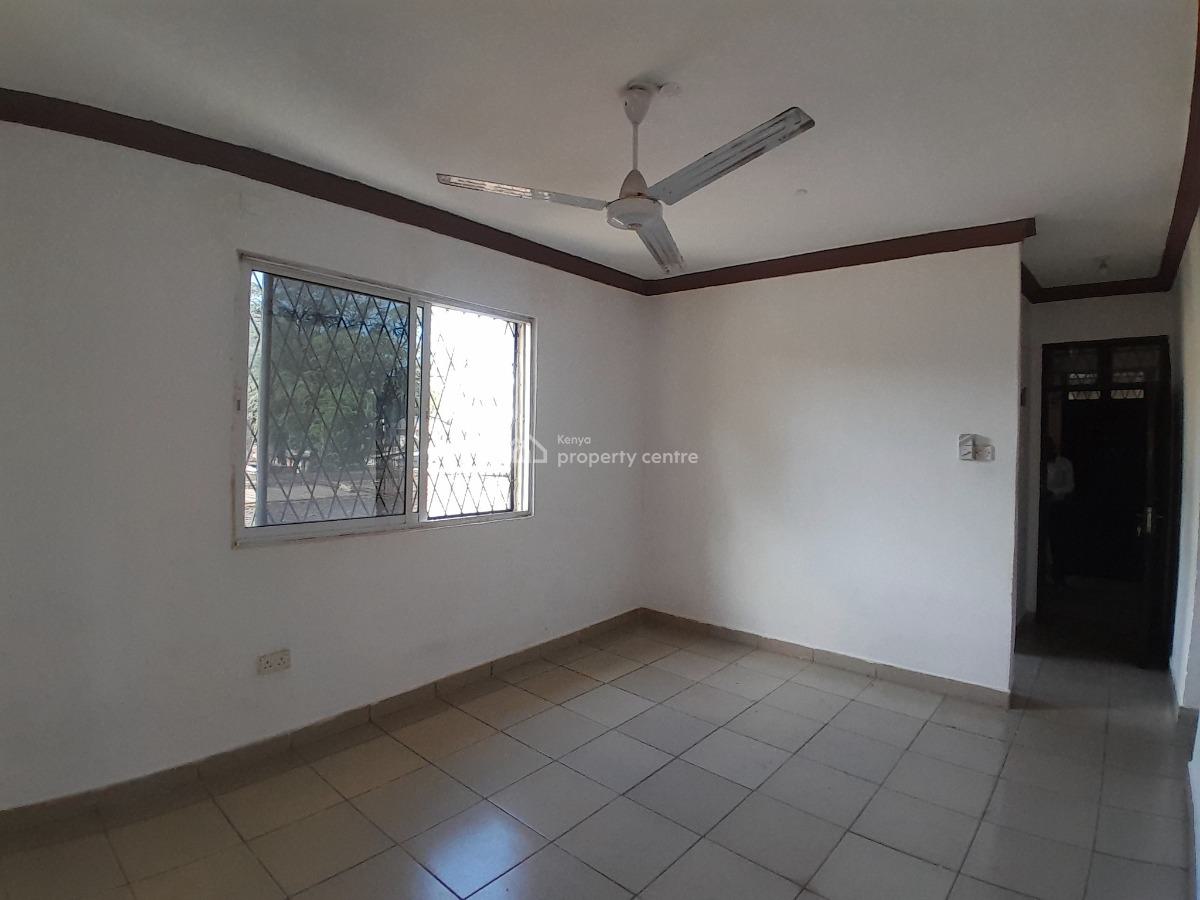 Spacious 3 Bedroom Apartment with Master Ensuite, Near Mewa Hospital, Majengo, Mombasa, Apartment for Rent