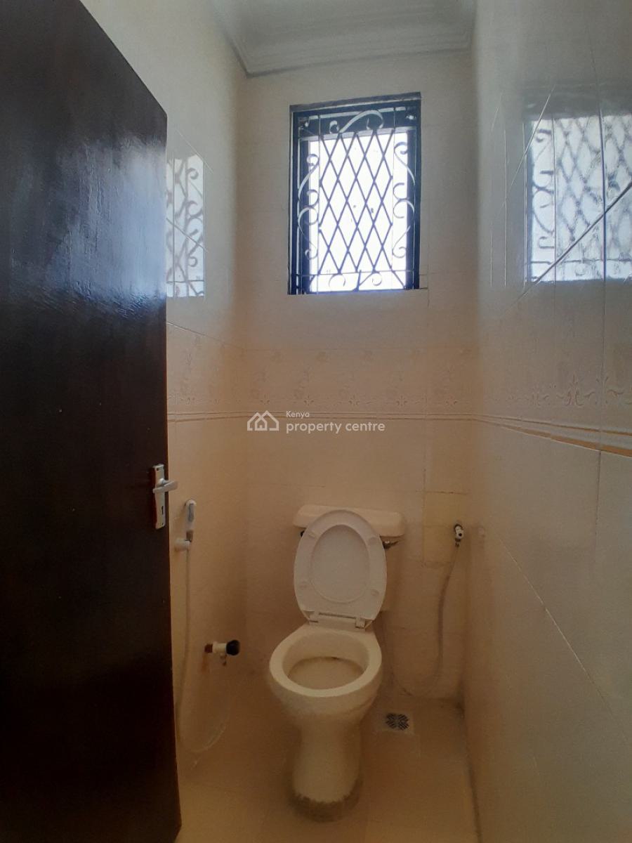 Spacious 2 Bedroom Apartment with Master, Makadara, Bamburi, Mombasa, Apartment for Rent