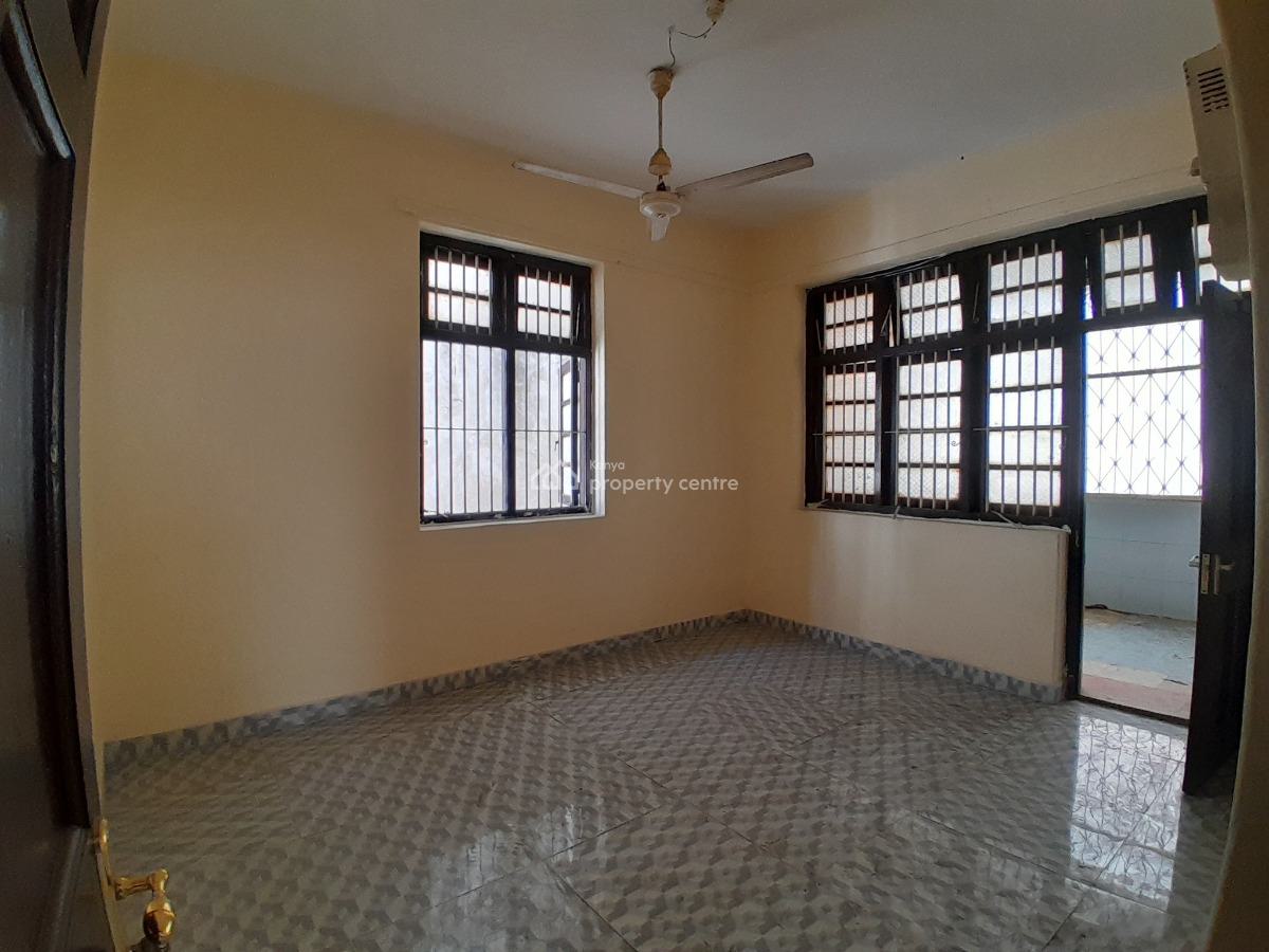 Spacious 1 Bedroom Apartment, Ganjoni, Majengo, Mombasa, Apartment for Rent