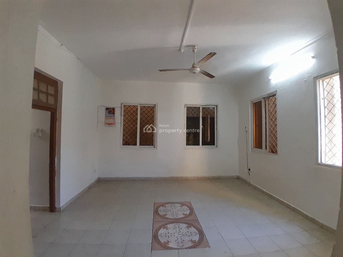 Spacious 2 Bedroom Apartment, Near Saphire Hotel, Shimanzi, Mombasa, Apartment for Rent