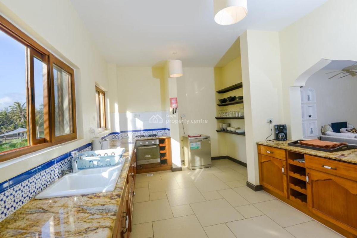 Beachfront 3-bedroom Holiday Apartment in Watamu From Ksh38,500/night, Blue Bay Cove, Watamu, Kilifi, Apartment Short Let