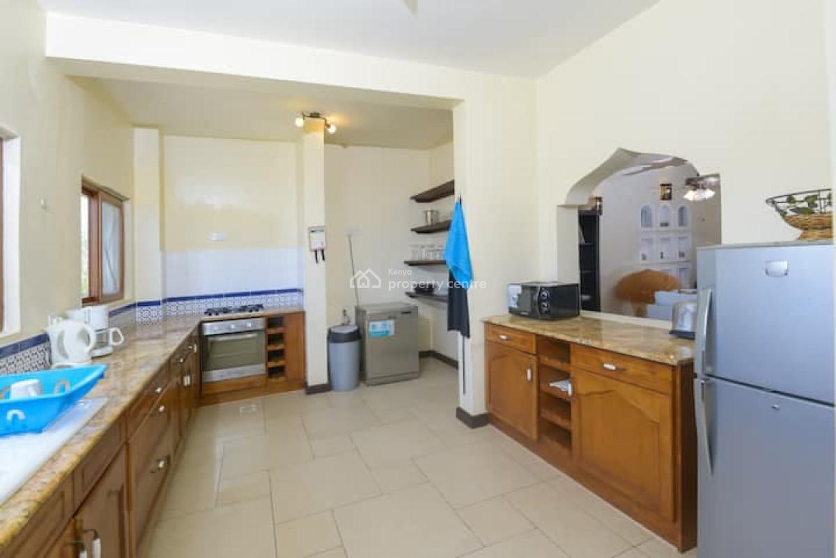 Beachfront 3-bedroom Holiday Apartment in Watamu From Ksh38,500/night, Blue Bay Cove, Watamu, Kilifi, Apartment Short Let