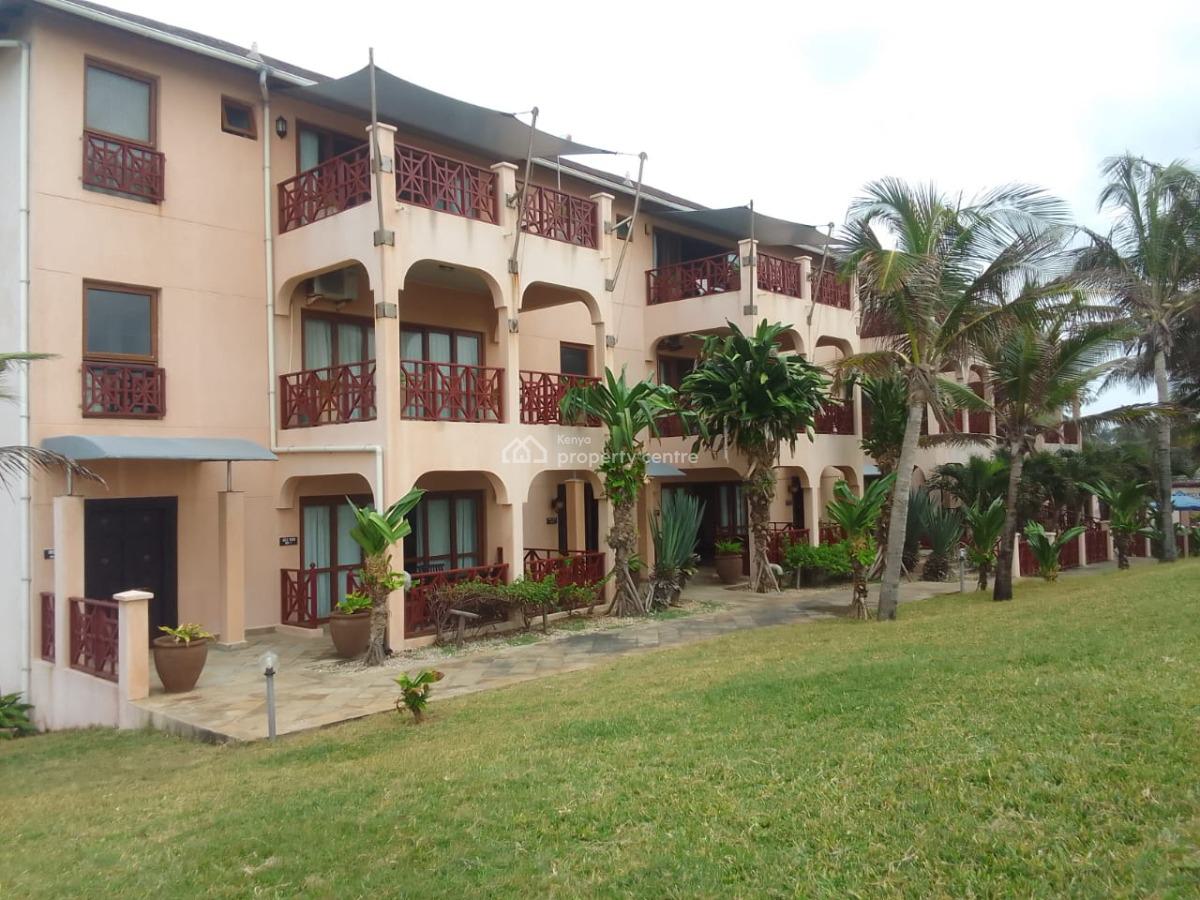 Beachfront 3-bedroom Holiday Apartment in Watamu From Ksh38,500/night, Blue Bay Cove, Watamu, Kilifi, Apartment Short Let