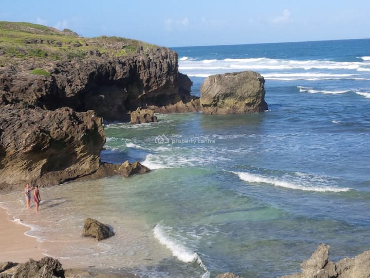 Beachfront 3-bedroom Holiday Apartment in Watamu From Ksh38,500/night, Blue Bay Cove, Watamu, Kilifi, Apartment Short Let