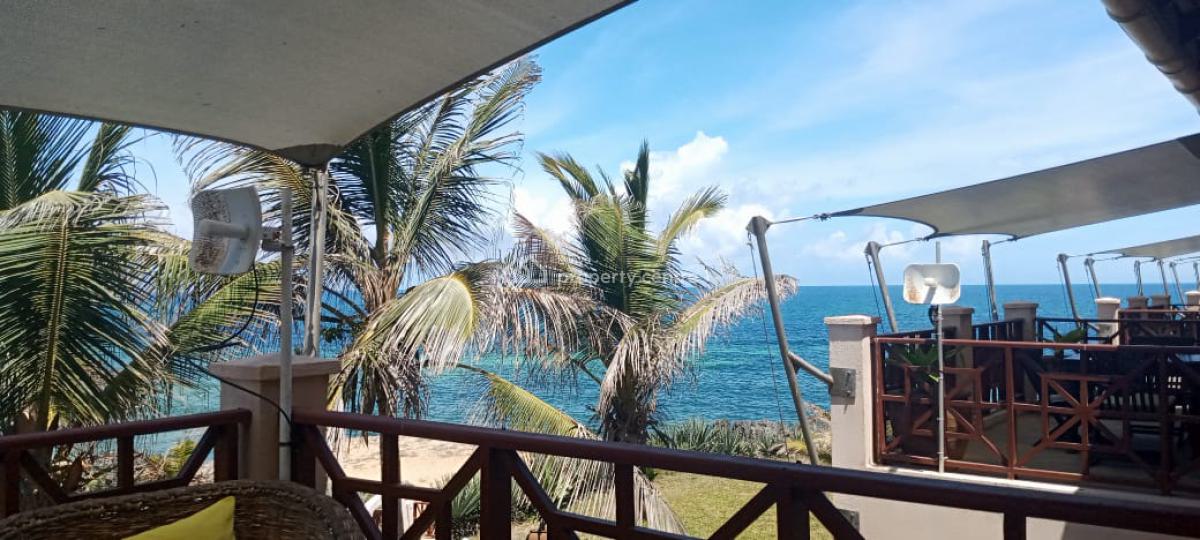 Beachfront 3-bedroom Holiday Apartment in Watamu From Ksh38,500/night, Blue Bay Cove, Watamu, Kilifi, Apartment Short Let
