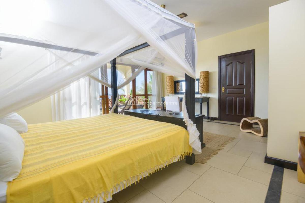 Beachfront 3-bedroom Holiday Apartment in Watamu From Ksh38,500/night, Blue Bay Cove, Watamu, Kilifi, Apartment Short Let