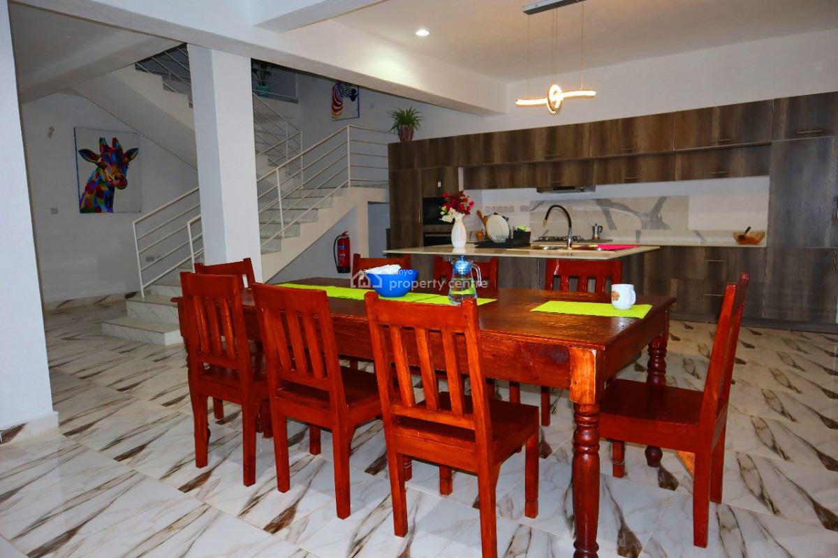 6 Bedrooms House with a Swimming Pool in Watamu 70m, Watamu, Watamu, Kilifi, Townhouse for Sale