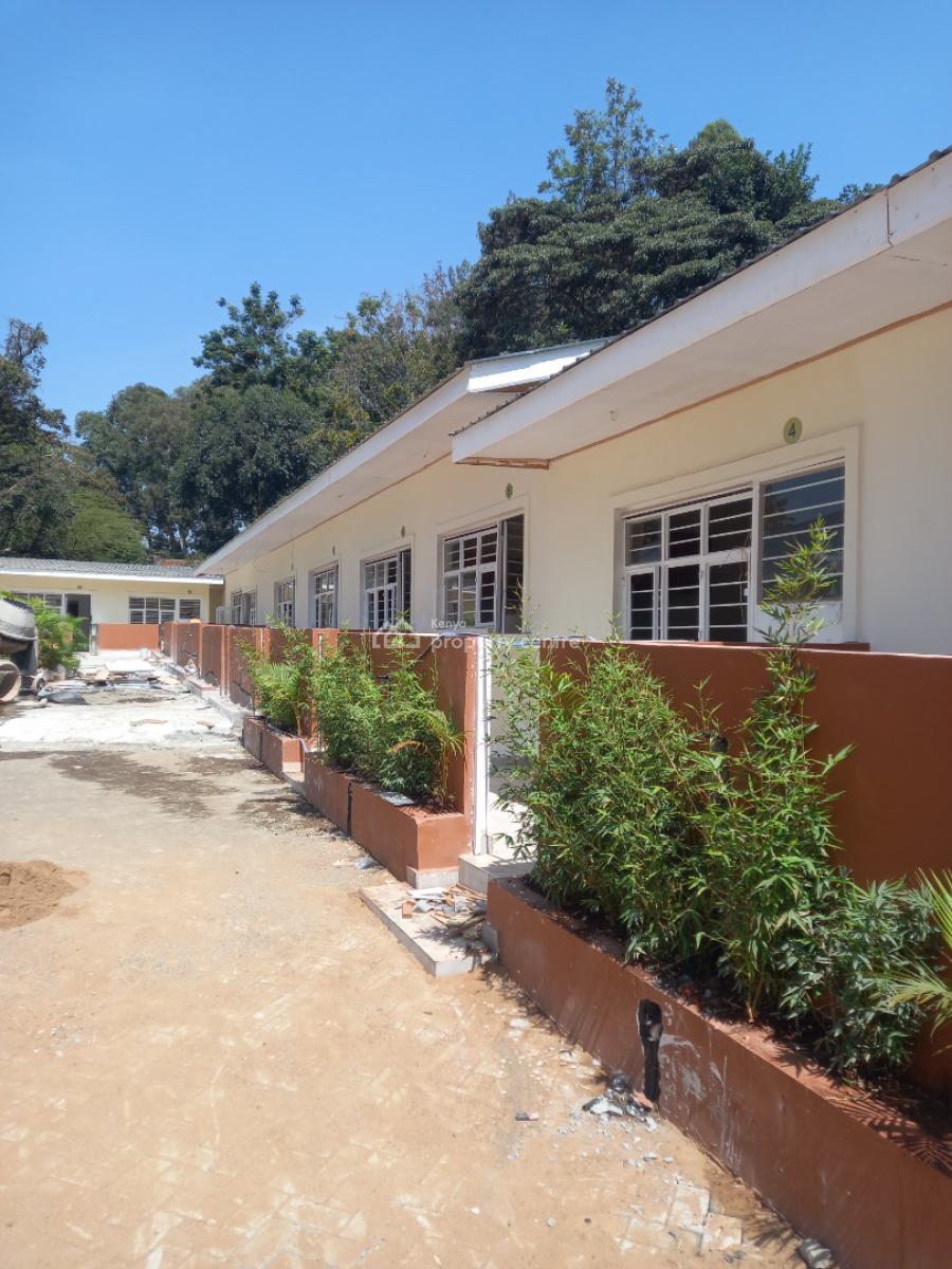 1 Bedroom House with Enclosed Verandah and Private Backyard, Off Argwings Kodhek Road, Lavington, Nairobi, House for Rent