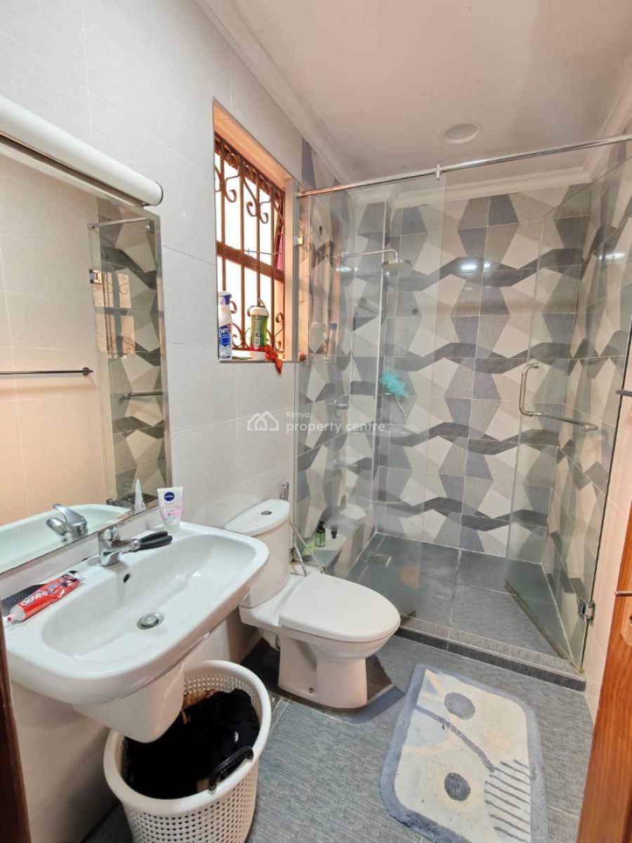 Luxurious 4 Bedrooms Villa in Gated Community, Karen, Nairobi, House for Sale