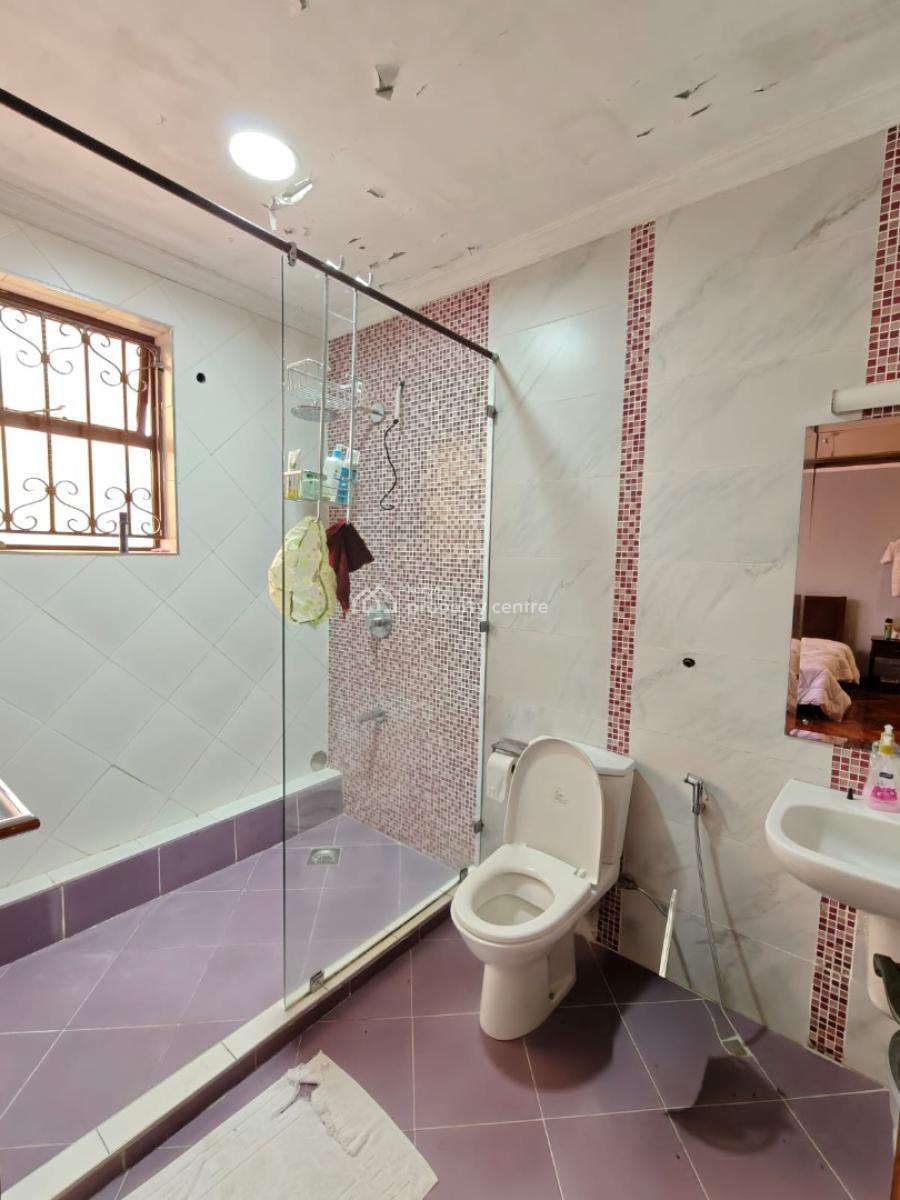 Luxurious 4 Bedrooms Villa in Gated Community, Karen, Nairobi, House for Sale