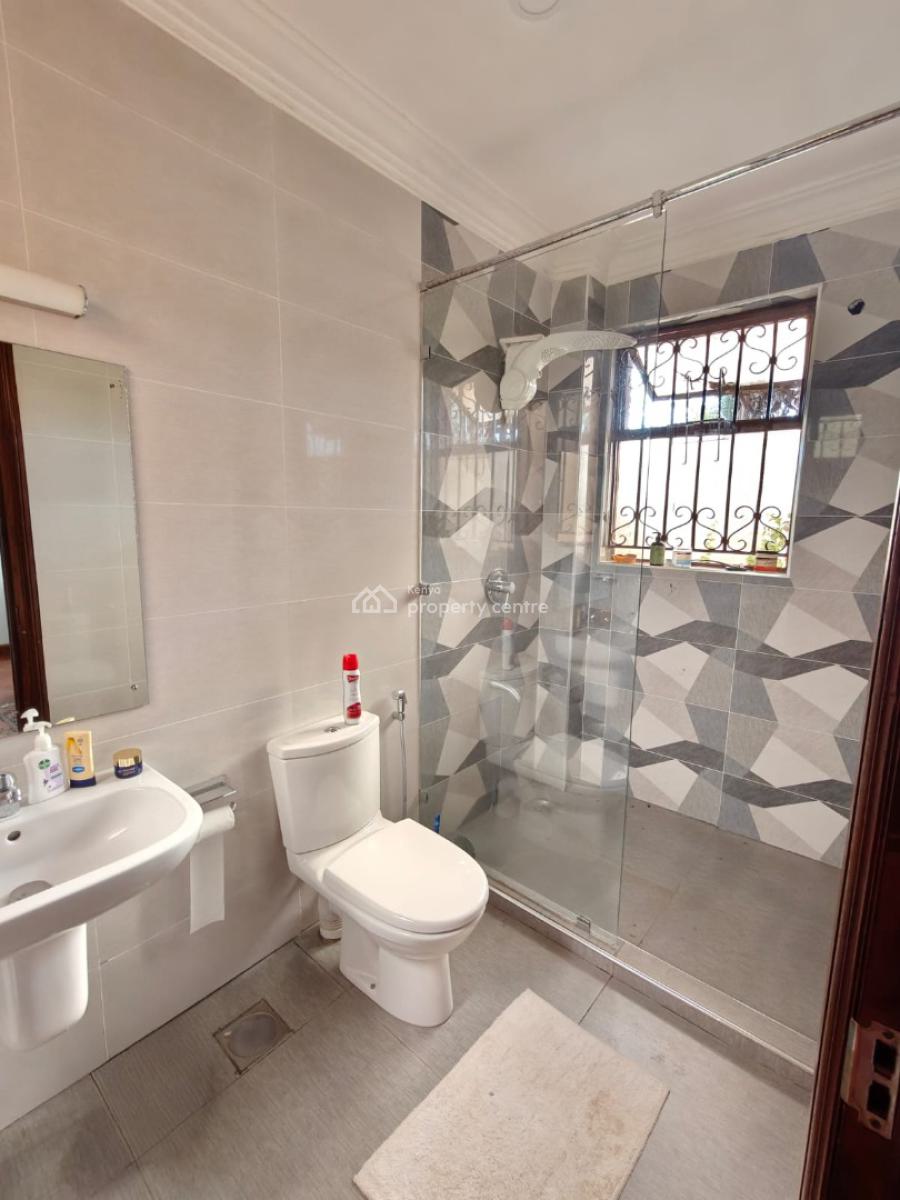 Luxurious 4 Bedrooms Villa in Gated Community, Karen, Nairobi, House for Sale