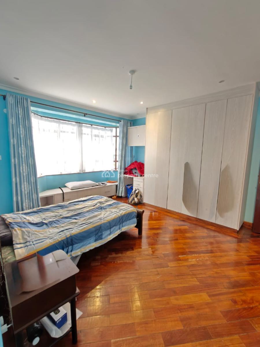 Luxurious 4 Bedrooms Villa in Gated Community, Karen, Nairobi, House for Sale