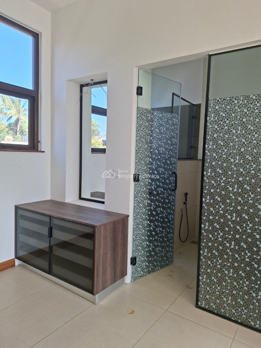 Petal Villas -- Luxury 4-bedroom Villas in Nyali, Moyne Drive, Nyali, Nyali, Mombasa, Townhouse for Sale
