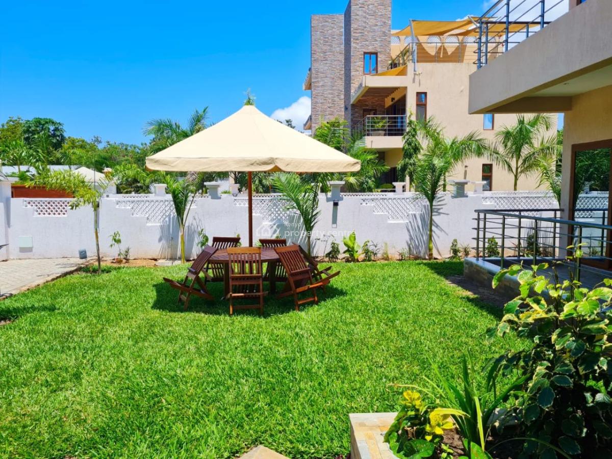 Luxury Five Bedroom Fully Furnished Villa Near The Beach, Diani Beach Road, Diani, Ukunda, Kwale, Detached Duplex for Sale