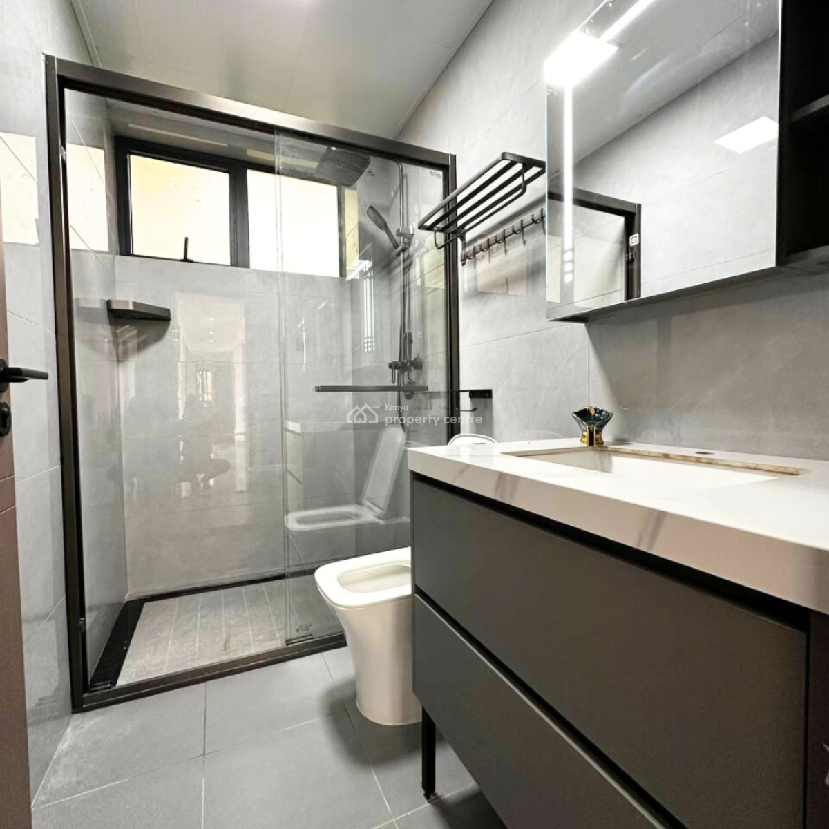 Spacious 3-bedroom Apartment, Near Yaya Centre, Kilimani, Nairobi, Apartment for Sale
