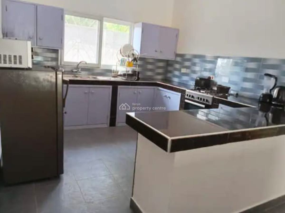 4 Bedroom House Ensuite Sitting on a Half Acre Plot Watamu, Watamu, Kilifi, Watamu, Kilifi, Townhouse for Sale