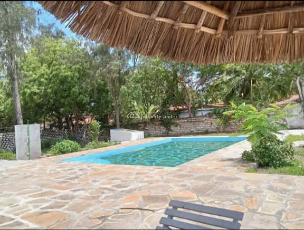 4 Bedroom House Ensuite Sitting on a Half Acre Plot Watamu, Watamu, Kilifi, Watamu, Kilifi, Townhouse for Sale