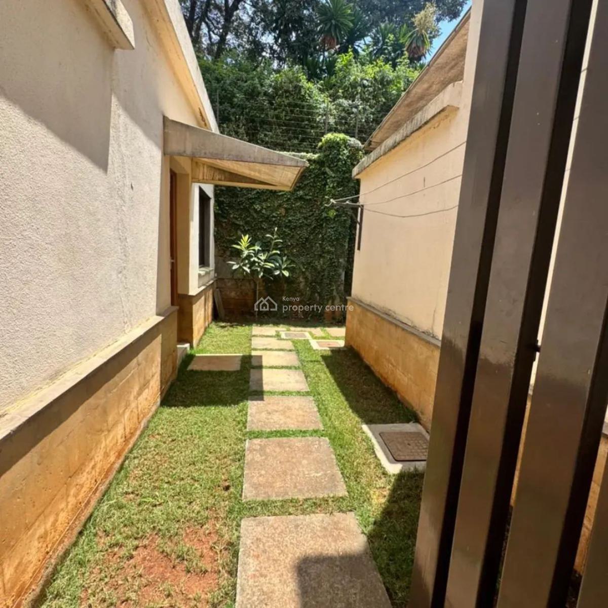 Luxurious 4 Bedrooms Plus Dsq Townhouse, Lavington, Nairobi, Apartment for Sale