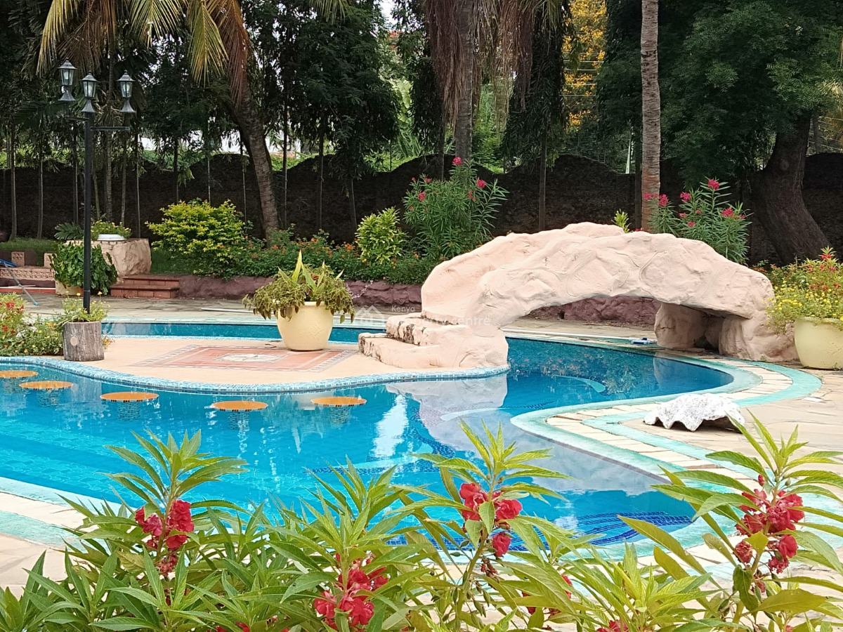 5 Bedrooms House with a Swimming Pool on a 1 Acre Plot in Mombasa-nyal, Mombasa Nyali, Nyali, Mombasa, Townhouse for Sale
