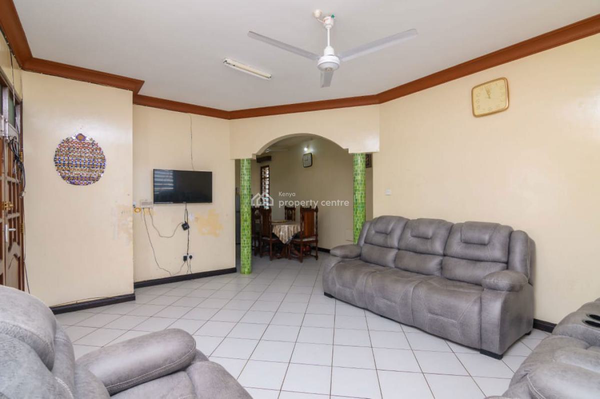 2 Houses, 3 Bedrooms Each and a 1 Bedroom Unit in Kizingo State House, Kizingo Mombasa, Nyali, Mombasa, Townhouse for Sale