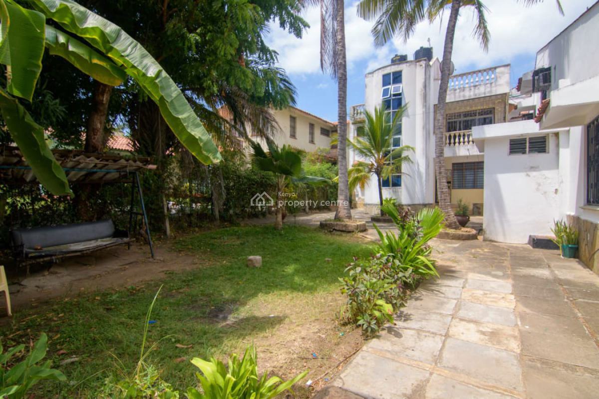 2 Houses, 3 Bedrooms Each and a 1 Bedroom Unit in Kizingo State House, Kizingo Mombasa, Nyali, Mombasa, Townhouse for Sale