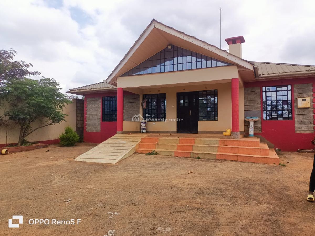 Spacious 4 Bedrooms Home with Private Compound, Kikuyu, Kamangu, Kikuyu, Kiambu, House for Rent