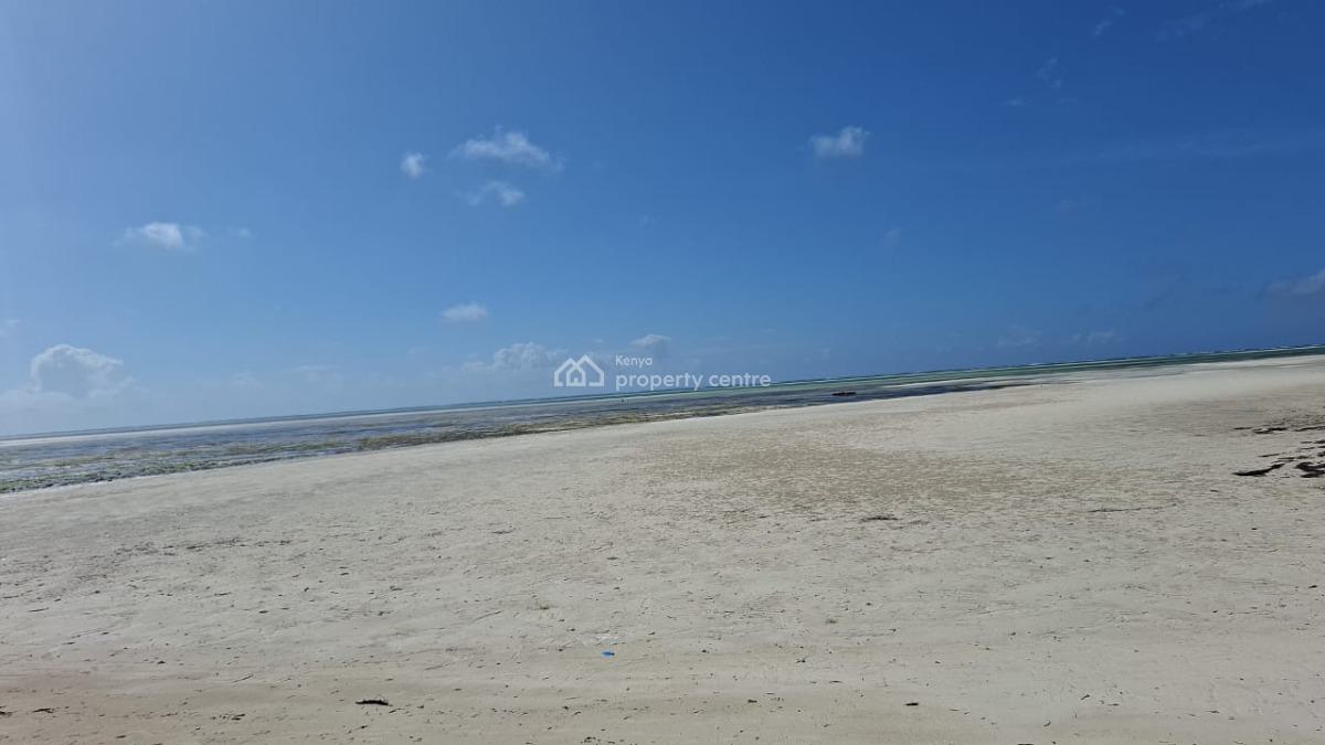 Luxurious 4-bedroom Beachfront Villa, Beach Front Watamu, Watamu, Kilifi, House for Sale