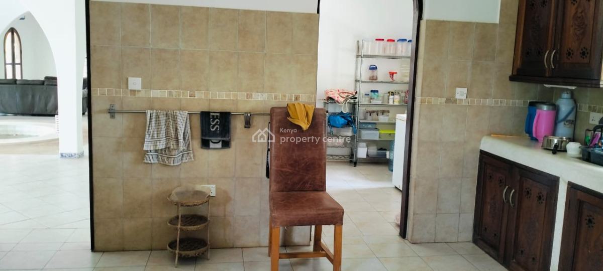 Luxurious 4-bedroom Beachfront Villa, Beach Front Watamu, Watamu, Kilifi, House for Sale