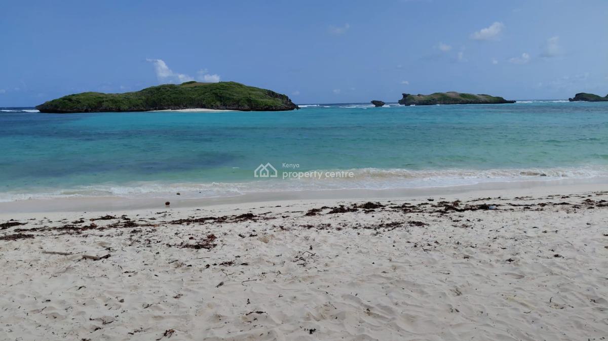 Luxurious 4-bedroom Beachfront Villa, Beach Front Watamu, Watamu, Kilifi, House for Sale