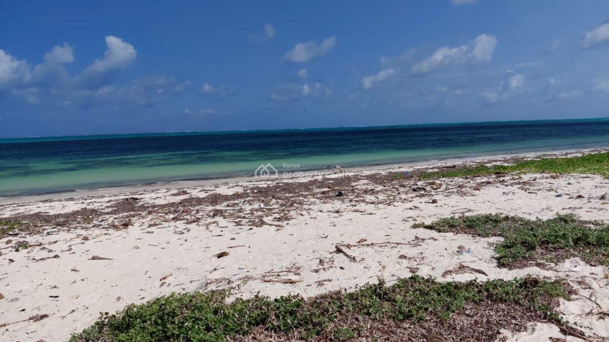 Luxurious 4-bedroom Beachfront Villa, Beach Front Watamu, Watamu, Kilifi, House for Sale
