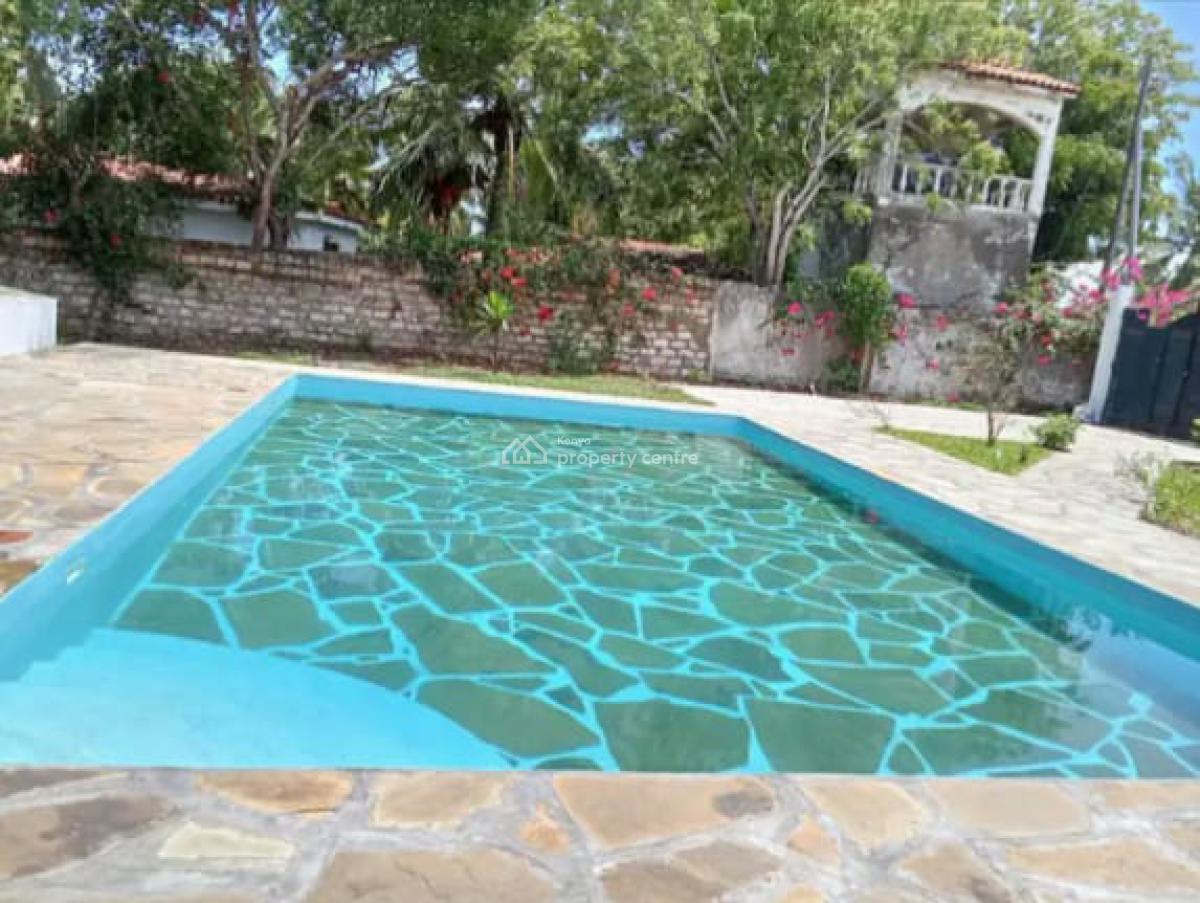 Newly Built 4-bedroom All-ensuite Bungalow with Swimming Pool, Turtle Bay Road, Watamu, Kilifi, House for Sale