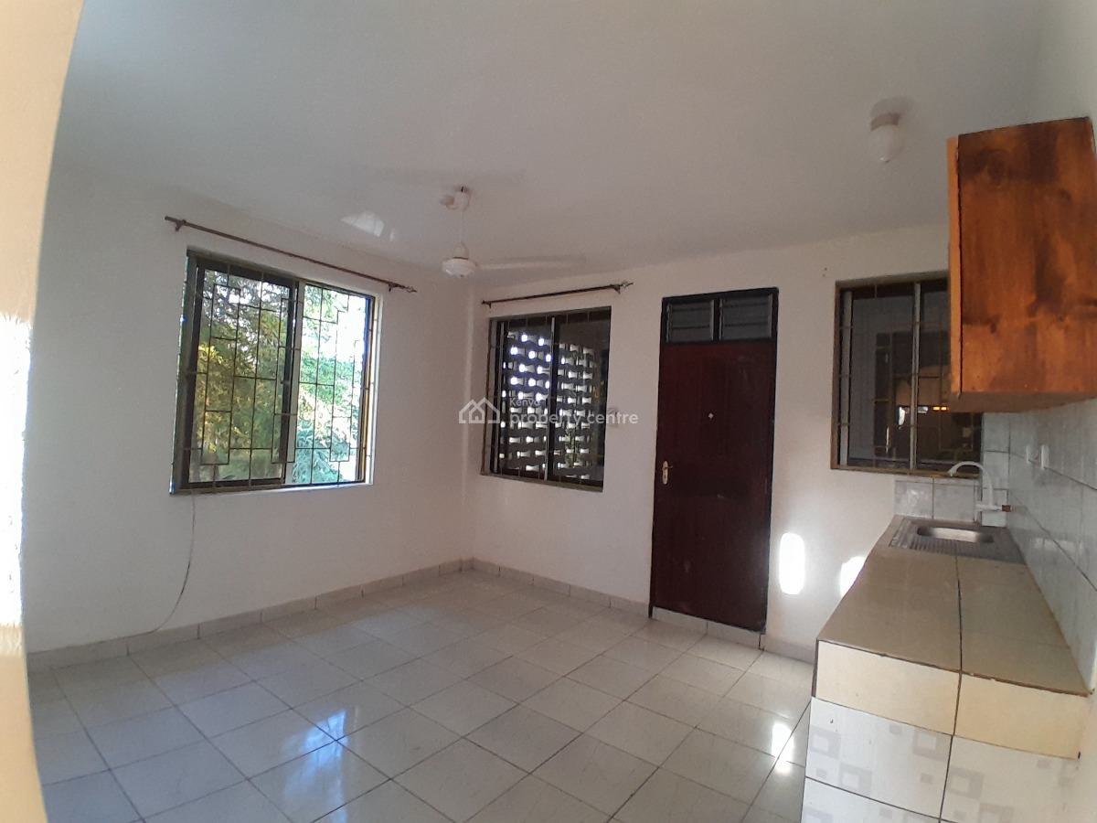 Clean 1 Bedroom Apartment -- Luxury Area., Mtwapa, Kilifi, Apartment for Rent