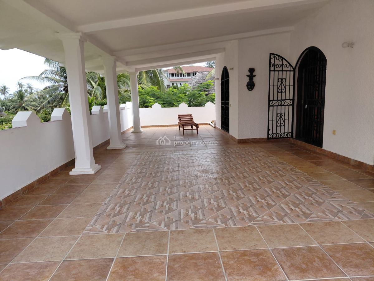 Elegant 4 Bedrooms All Ensuite House on ½ Acre Plot, Peponi, Watamu, Kilifi, House for Sale