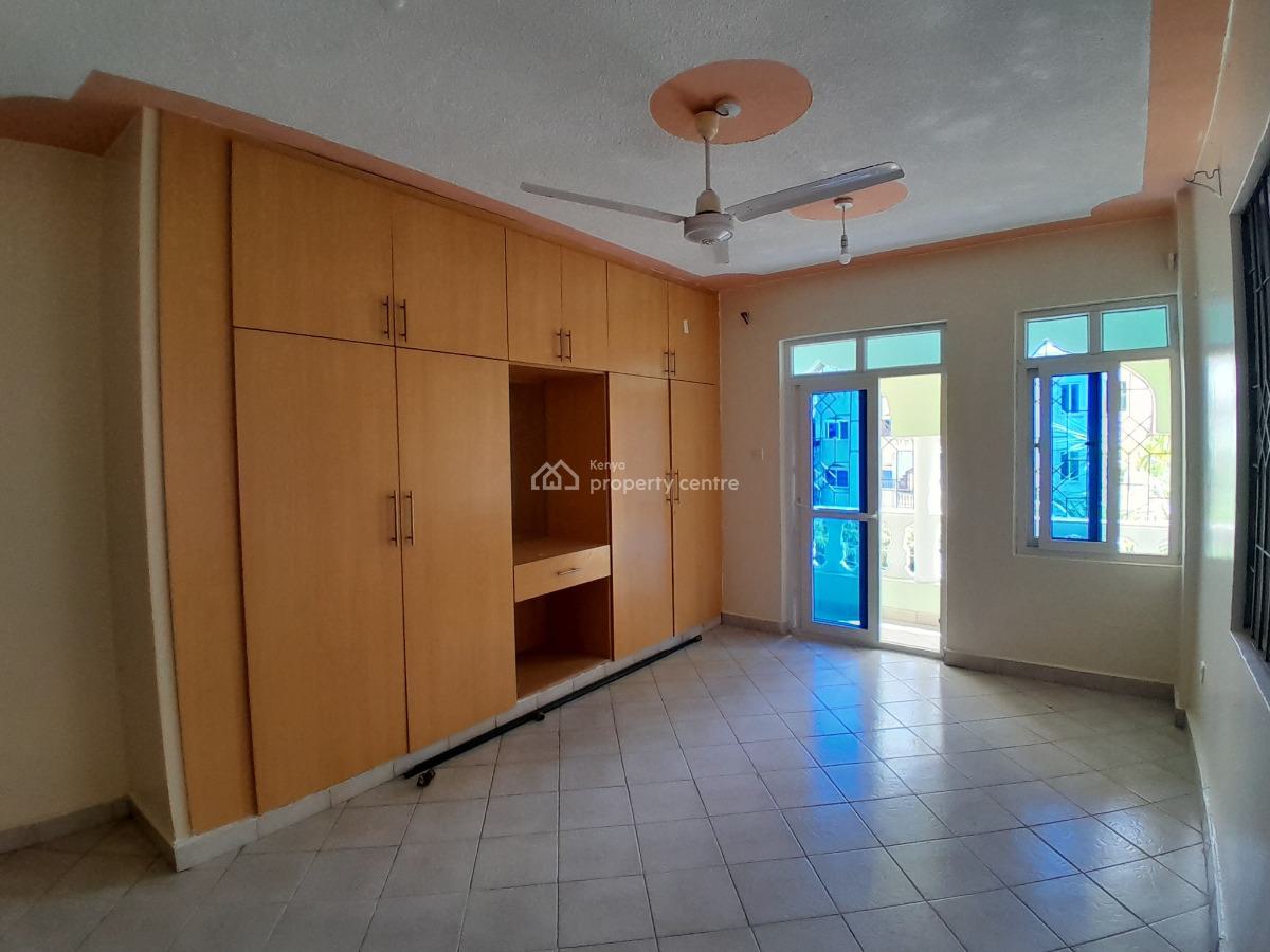 Exquisite 4 Bedroom Apartment with Parking Located Near Quickmart, Nya, Near Quickmart, Nyali, Nyali, Mombasa, Apartment for Rent