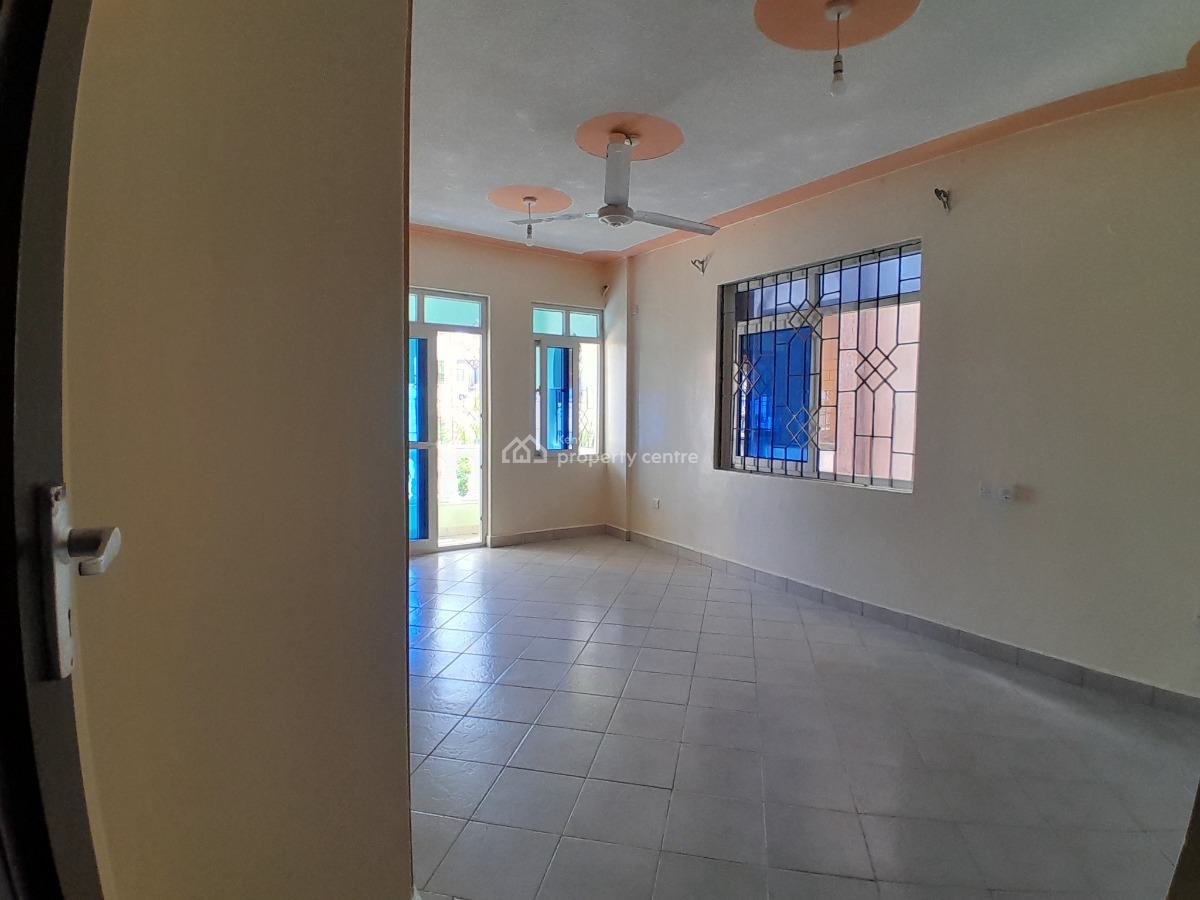 Exquisite 4 Bedroom Apartment with Parking Located Near Quickmart, Nya, Near Quickmart, Nyali, Nyali, Mombasa, Apartment for Rent