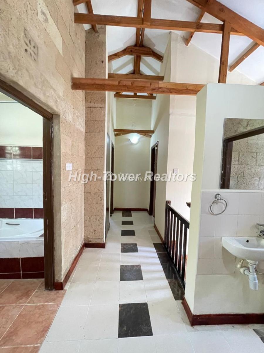 Cozy Cabin, Hardy, Karen, Nairobi, House for Rent