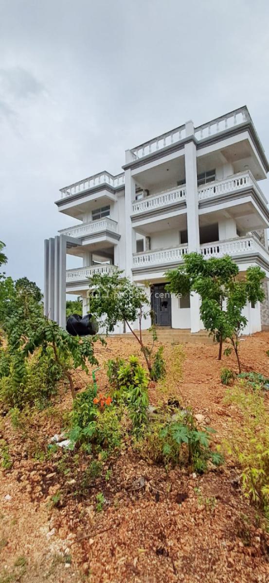 4-bedroom Villa with 2-bedroom Penthouse Guest Wing in Diani, Ukunda, Kwale, House for Sale