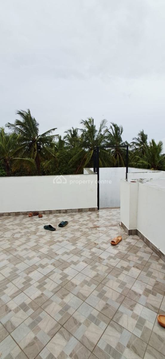 4-bedroom Villa with 2-bedroom Penthouse Guest Wing in Diani, Ukunda, Kwale, House for Sale