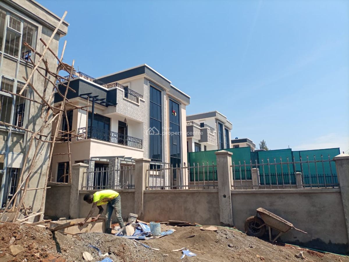 5 Bedroom House Ensuite with Double Sq All Ensuite with Family Room a, Ruiru, Ruiru, Kiambu, Townhouse for Sale