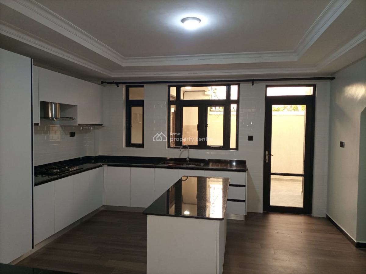 5 Bedroom House with Sq All Ensuite Ruiru.  Has a Family Room, Study R, Ruiru, Ruiru, Kiambu, Townhouse for Sale