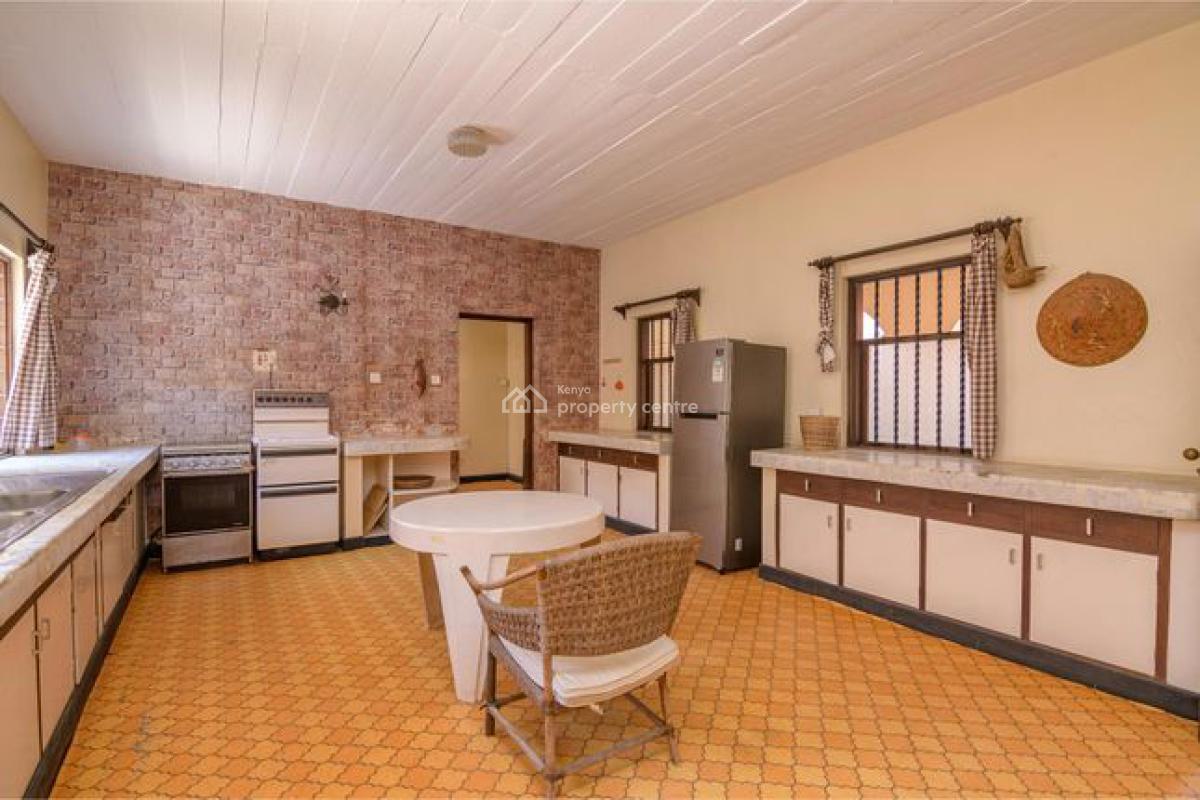 5 Bedrooms Villa on a 2 Acres Very Private Beach Property with a Swimm, Nyali Mombasa, Nyali, Mombasa, Townhouse for Sale