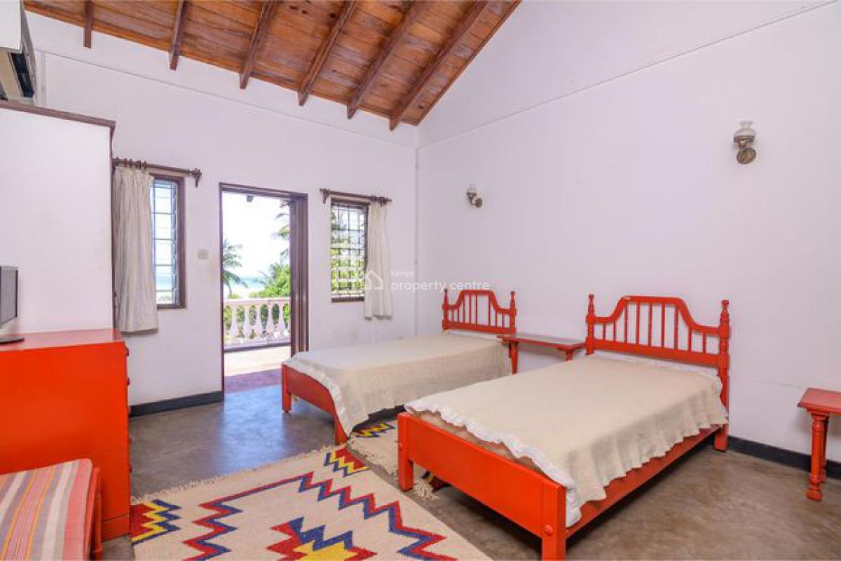 5 Bedrooms Villa on a 2 Acres Very Private Beach Property with a Swimm, Nyali Mombasa, Nyali, Mombasa, Townhouse for Sale