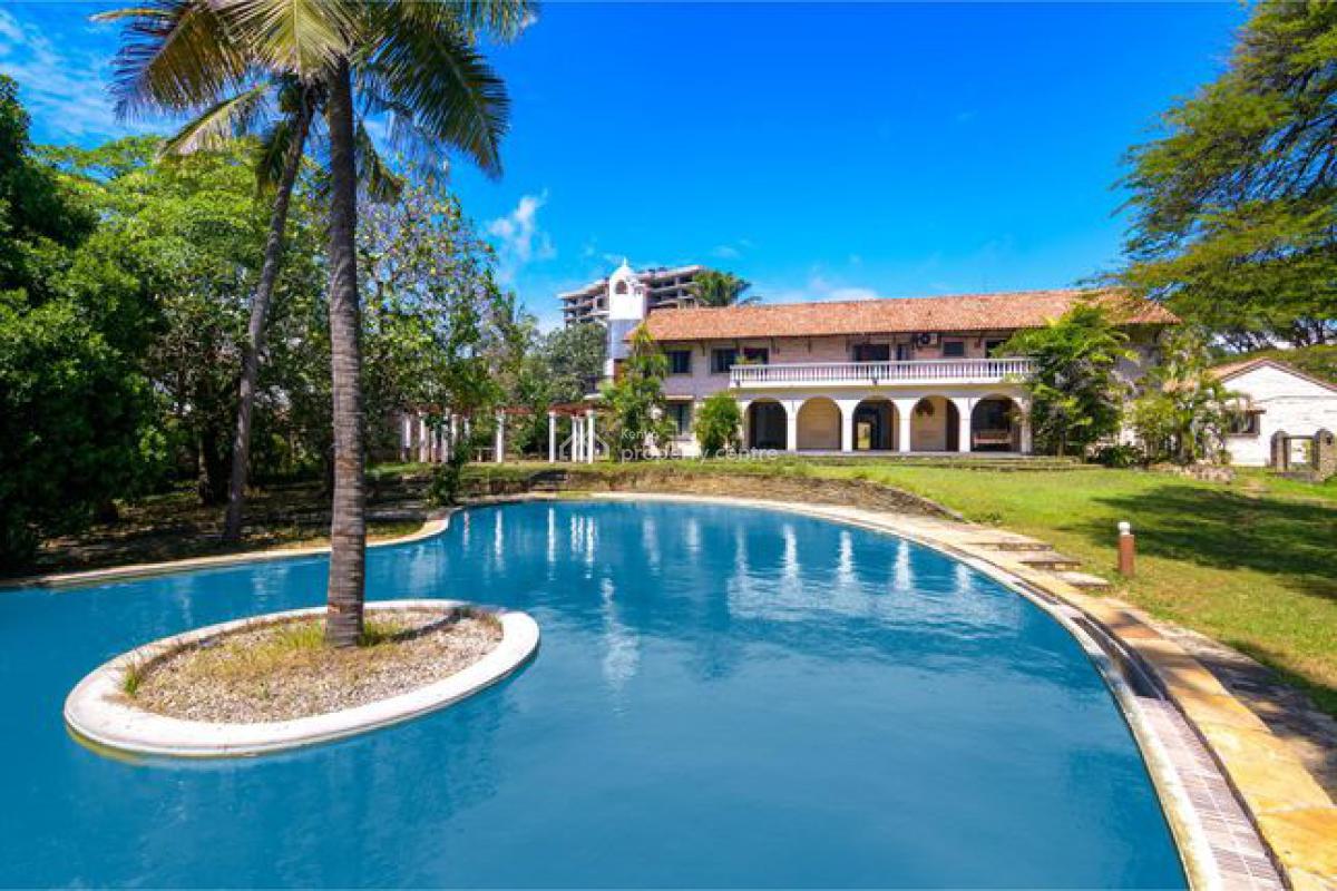 5 Bedrooms Villa on a 2 Acres Very Private Beach Property with a Swimm, Nyali Mombasa, Nyali, Mombasa, Townhouse for Sale