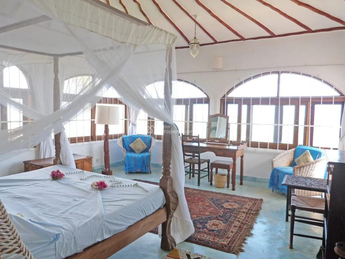 Luxury Furnished 5-bedroom Beachfront Villa with Swimming Pool, Near Paparemo Beach Club, Watamu, Kilifi, House for Sale