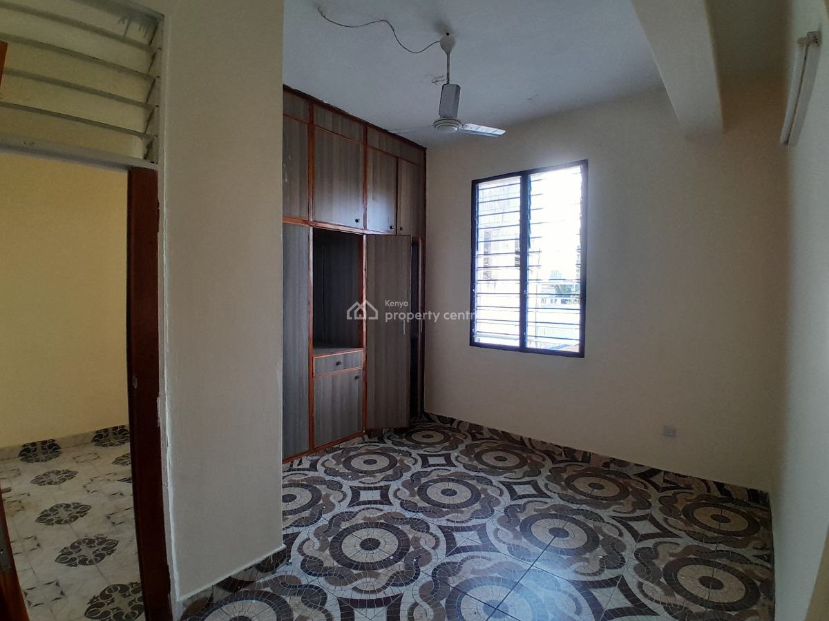 Spacious and Well-maintained 3 Bedroom Apartment Now Available, Jomvu Kuu, Mombasa, Apartment for Rent