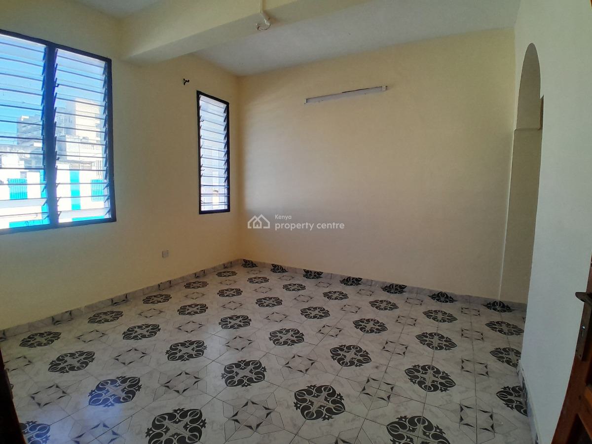 Spacious and Well-maintained 3 Bedroom Apartment Now Available, Jomvu Kuu, Mombasa, Apartment for Rent