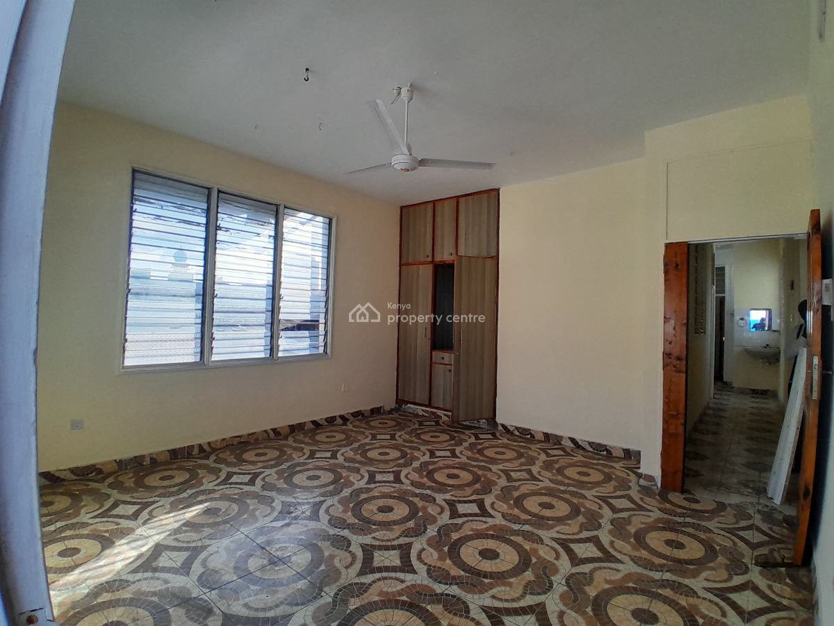 Spacious and Well-maintained 3 Bedroom Apartment Now Available, Jomvu Kuu, Mombasa, Apartment for Rent